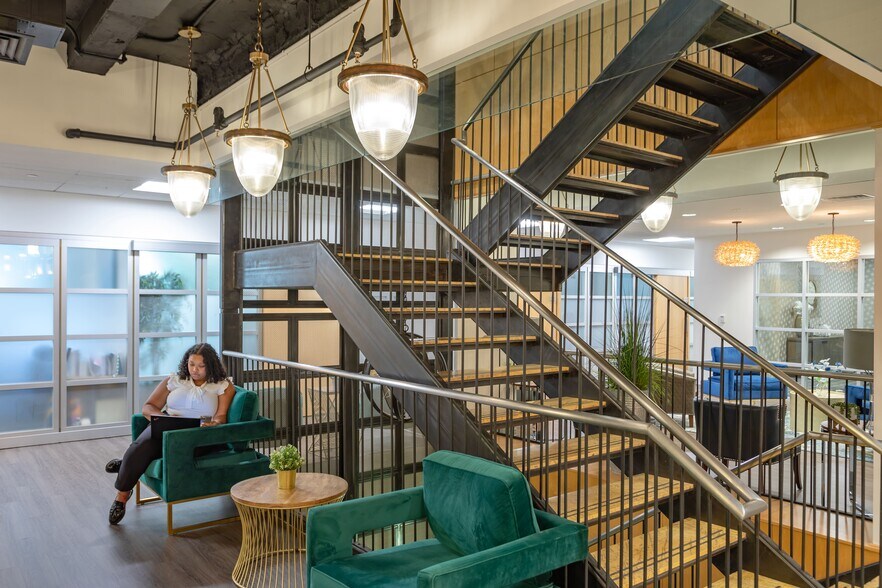 More Photos Of 48 Wall St, New York Coworking Space