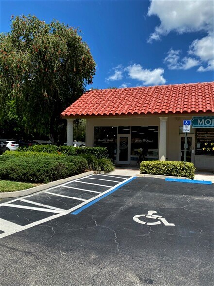 More Photos Of 13833-13897 Wellington Ter, Wellington General Retail For Lease