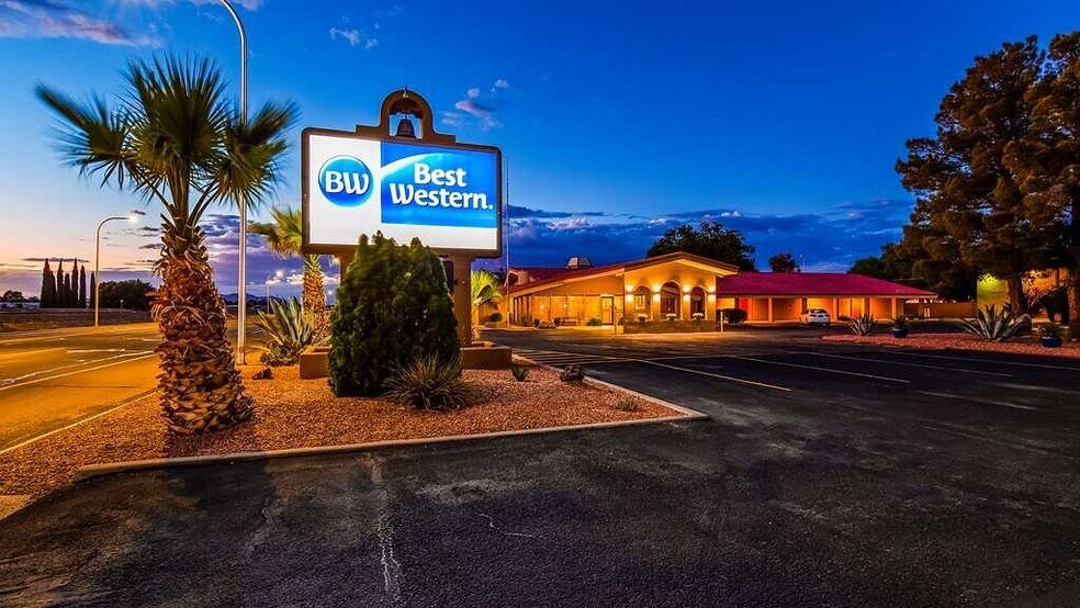 Primary Photo Of 1765 S Main St, Las Cruces Hotel For Sale