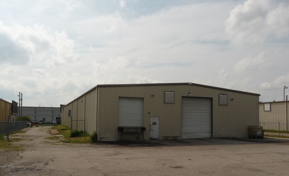 Primary Photo Of 4640 Damascus Rd, Memphis Warehouse For Sale