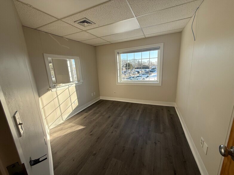 More Photos Of 1272 W Main Rd, Middletown Unknown For Lease