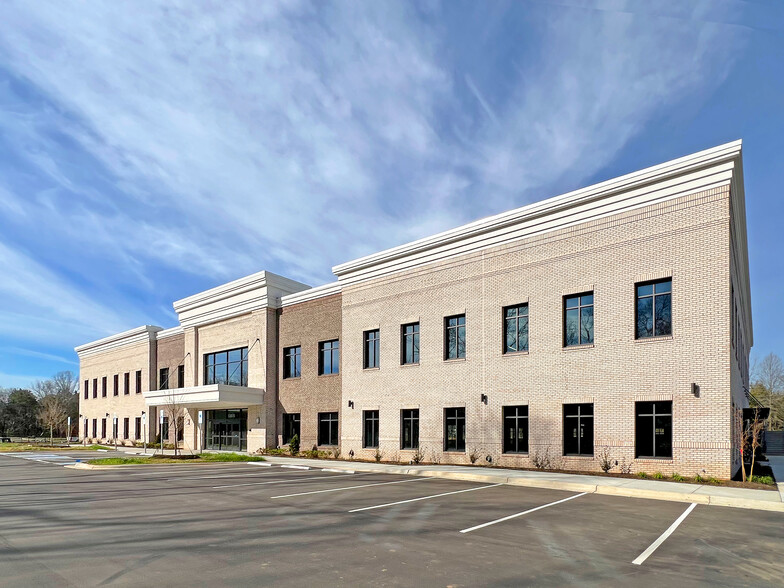 Primary Photo Of 13515 Steele Creek Rd, Charlotte Medical For Lease