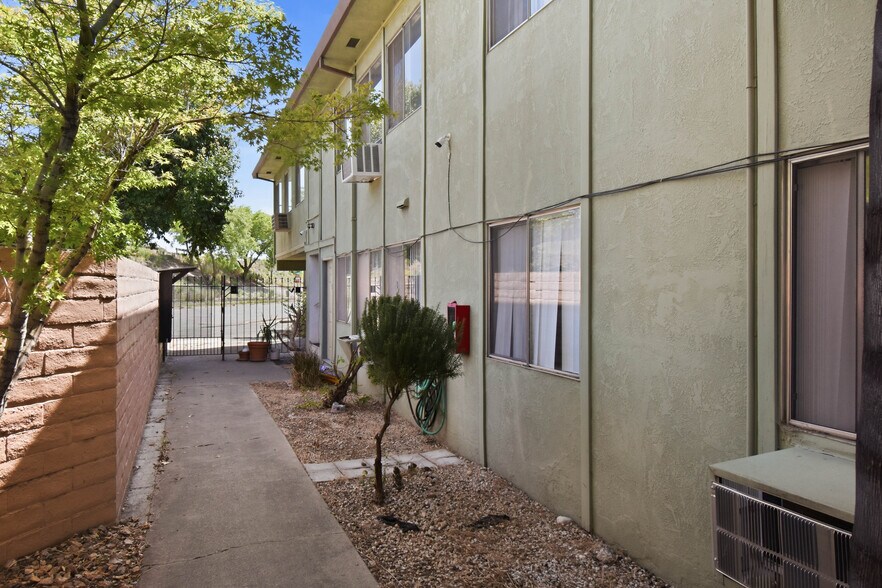 More Photos Of 2823 U St, Sacramento Apartments For Sale
