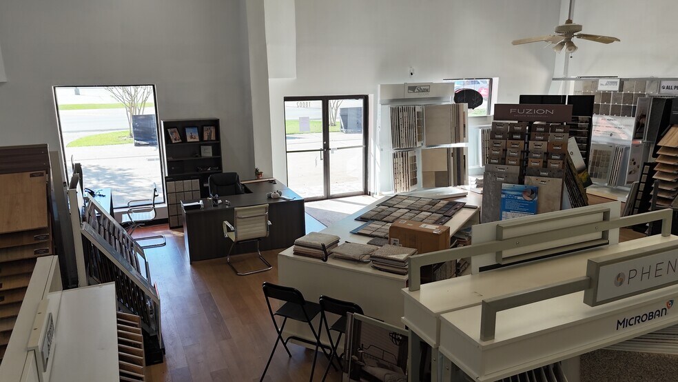 More Photos Of 18002 Kuykendahl Rd, Spring Showroom For Lease