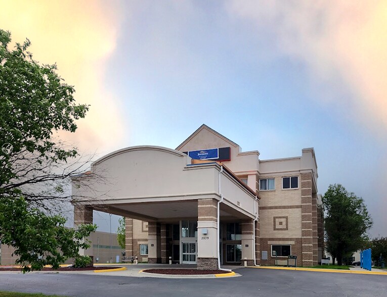 Primary Photo Of 3939 N 26th St, Lincoln Hotel For Sale