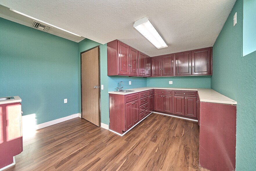 More Photos Of 5430 Arlington Ave, Riverside Storefront Retail Residential For Sale