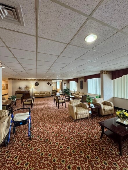 More Photos Of 710 White Pond Dr, Akron Apartments For Sale