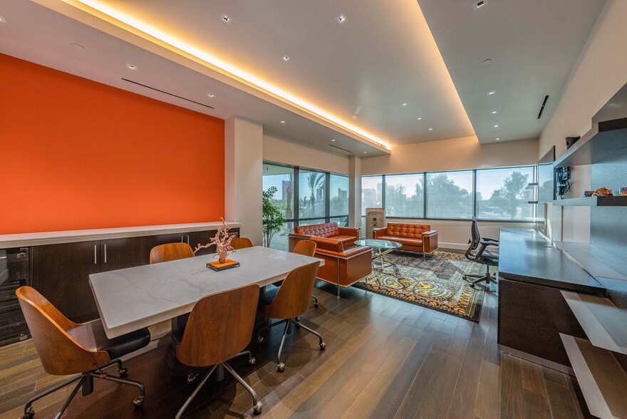 More Photos Of 2960 W Sahara Ave, Las Vegas Office For Lease