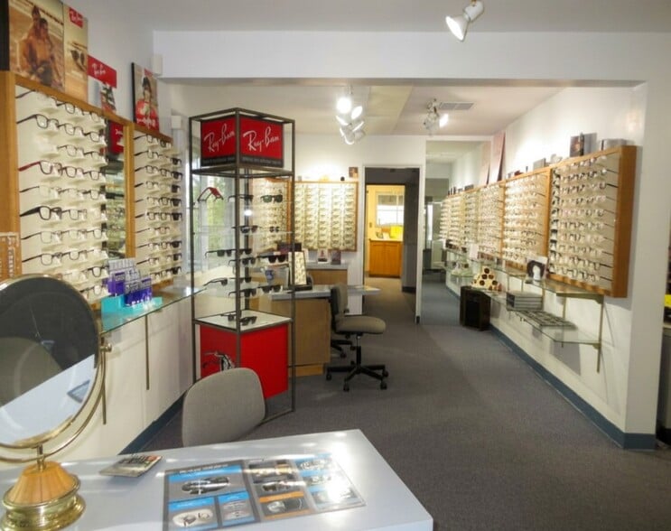 More Photos Of 45655 Oasis St, Indio Office For Sale
