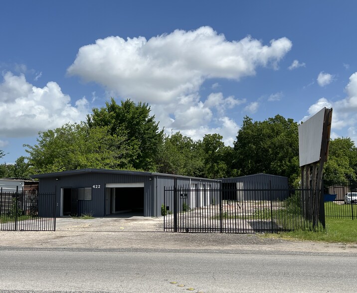 More Photos Of 422 W Gulf Bank Rd, Houston Warehouse For Sale