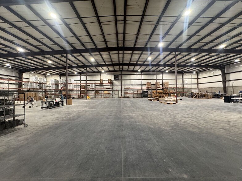 More Photos Of 490 Sam Rayburn Pky, Lenoir City Manufacturing For Lease