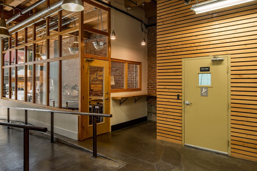 More Photos Of 537 SE Ash St, Portland Loft Creative Space For Lease