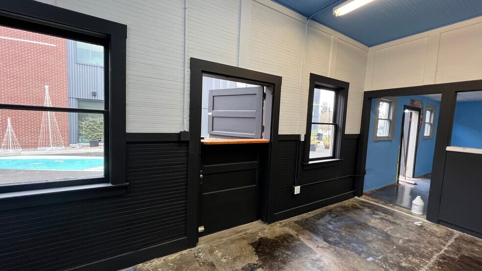More Photos Of 155 Main St W, Monmouth Storefront For Lease