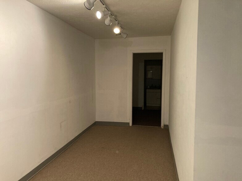 More Photos Of 2419 Sybrandt Rd, Traverse City Warehouse For Lease