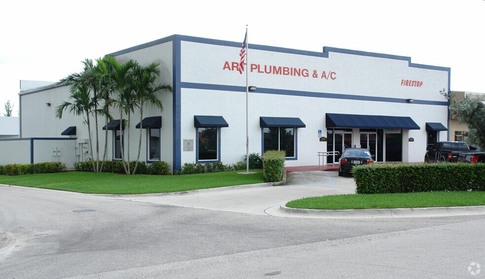 More Photos Of 12438-12440 Wiles Rd, Coral Springs Warehouse For Lease