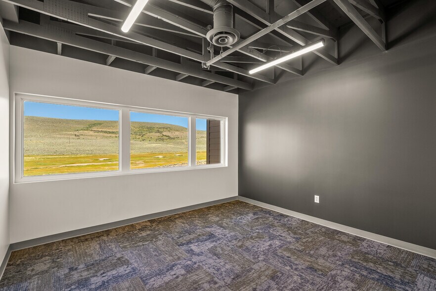 More Photos Of 4518 Forestdale Dr, Park City Specialty For Sale