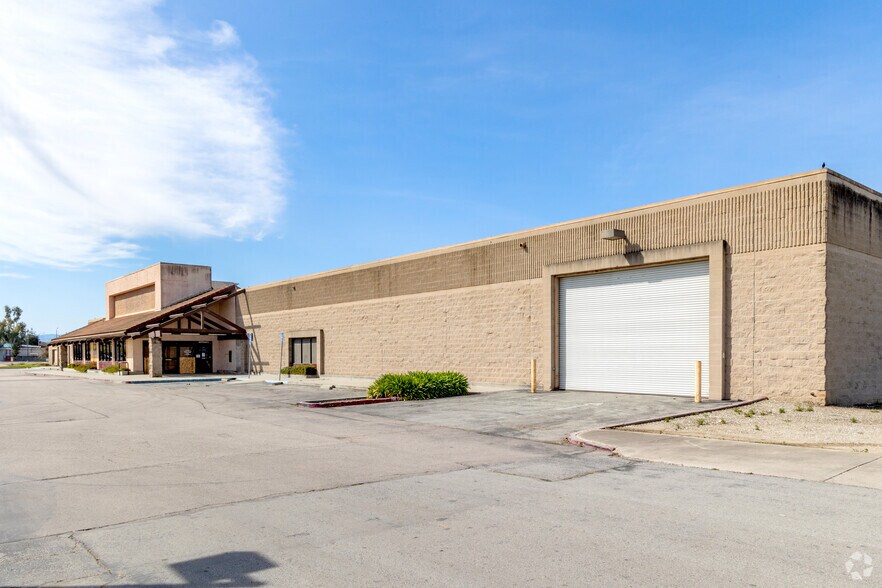 More Photos Of 1067 N Davis Rd, Salinas Garden Center For Lease