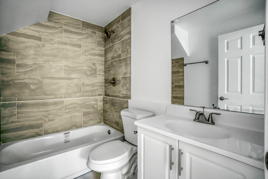 More Photos Of 5107 Crenshaw Blvd, Los Angeles Apartments For Sale