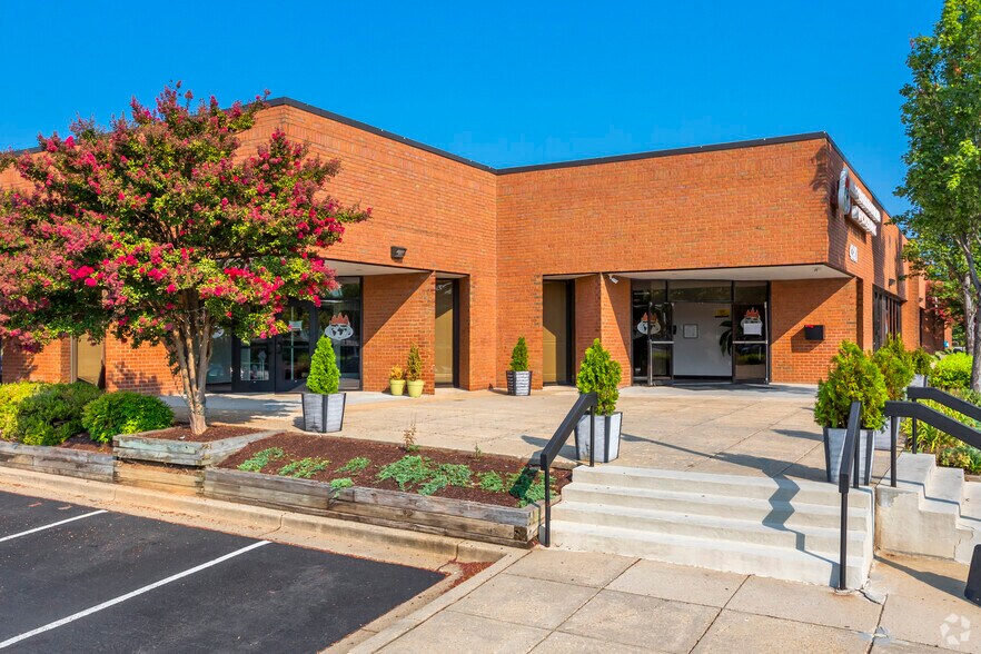 More Photos Of 4400 Forbes Blvd, Lanham Light Distribution For Lease