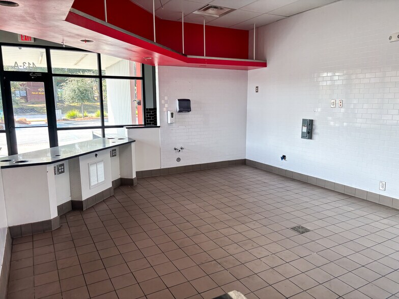 More Photos Of 413 Drive in Ln, Moncks Corner Storefront Retail Office For Lease