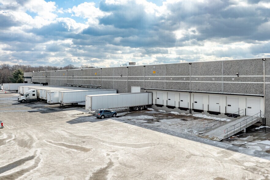 More Photos Of 240-290 Heller Park Ct, Dayton Distribution For Lease
