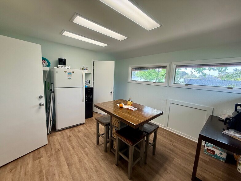 More Photos Of 1411 S 14th St, Fernandina Beach Office For Lease