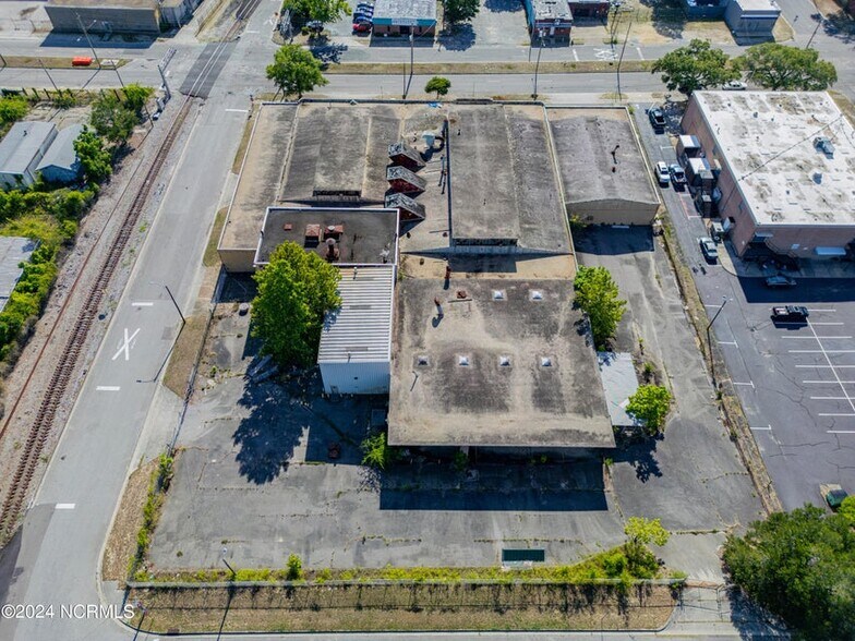 More Photos Of 1315 S 5th Ave, Wilmington Warehouse For Sale
