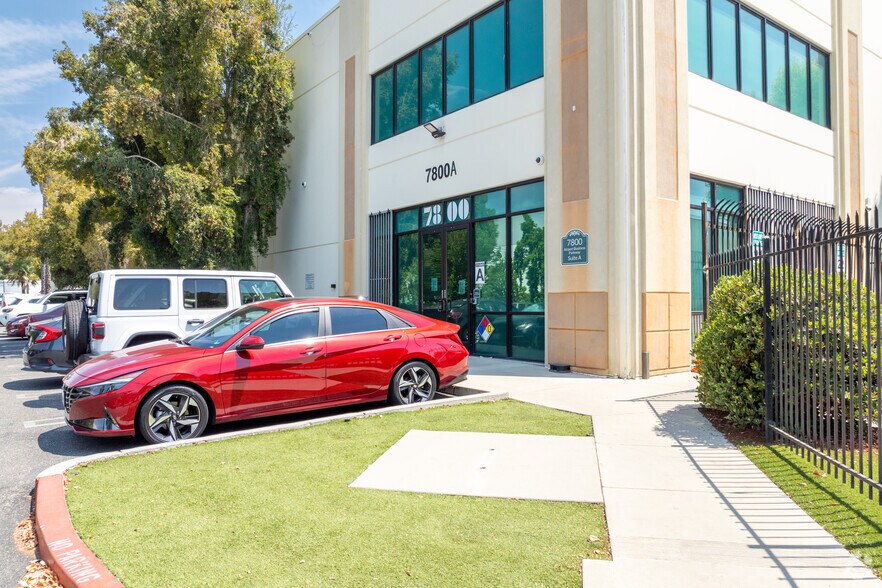 More Photos Of 7800 Airport Business Pky, Van Nuys Manufacturing For Lease