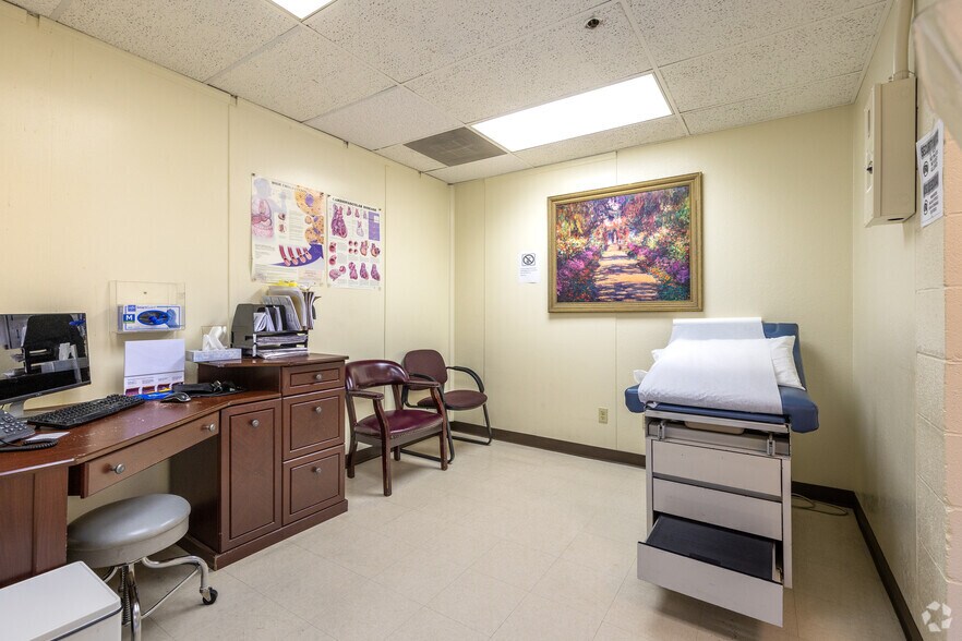 More Photos Of 4000 Physicians Blvd, Bakersfield Medical For Sale