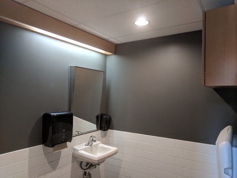 More Photos Of 683 10th St SW, Calgary Apartments For Sale