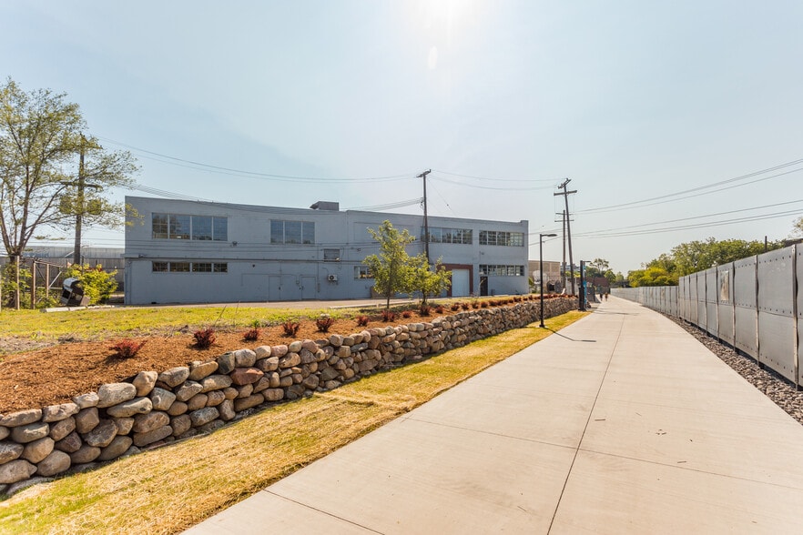 More Photos Of 1401-1413 Vermont St, Detroit Office For Lease