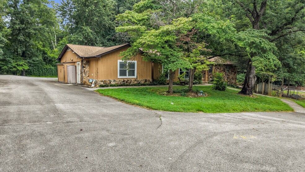 More Photos Of 11749 Snyder Rd, Knoxville Daycare Center For Sale