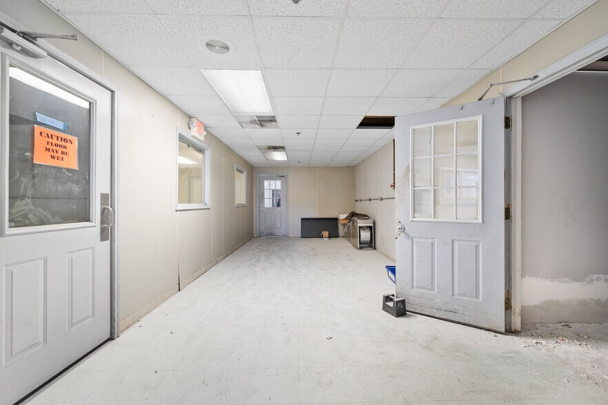 More Photos Of 201 Princeton Blvd, Adairsville Warehouse For Lease