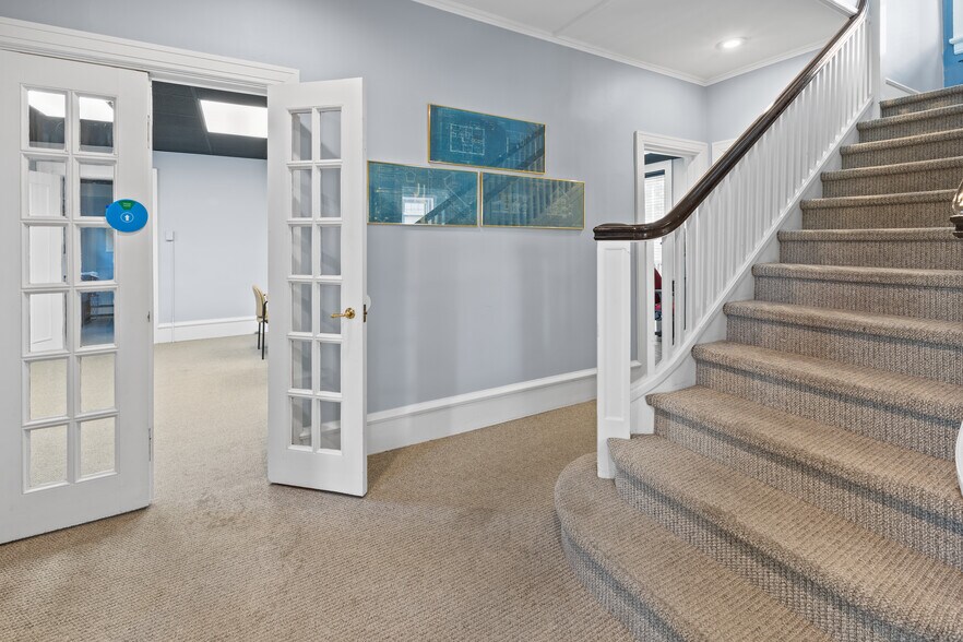 More Photos Of 184 W Main St, Trappe Office For Sale