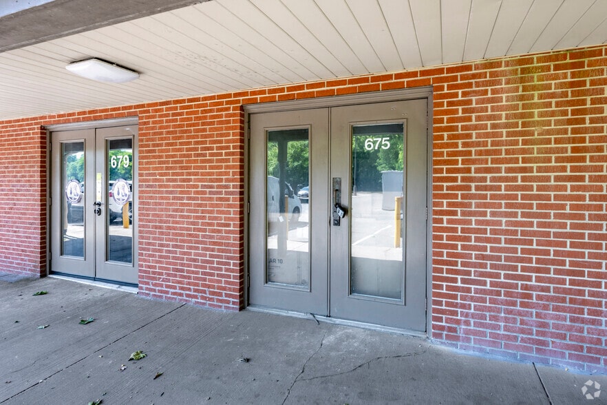 More Photos Of 525-545 Main St, Laurel Office For Lease