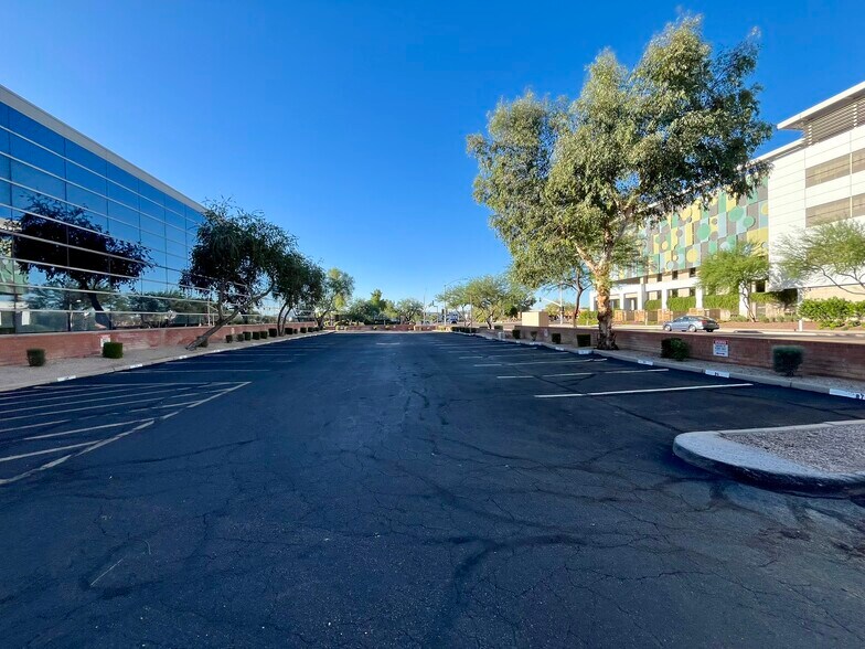 More Photos Of 7320 E Butherus Dr, Scottsdale Office For Lease