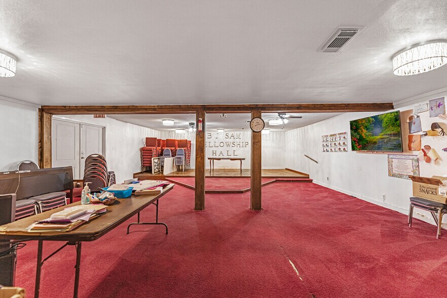 More Photos Of 7512 Lockwood Dr, Houston Specialty For Sale