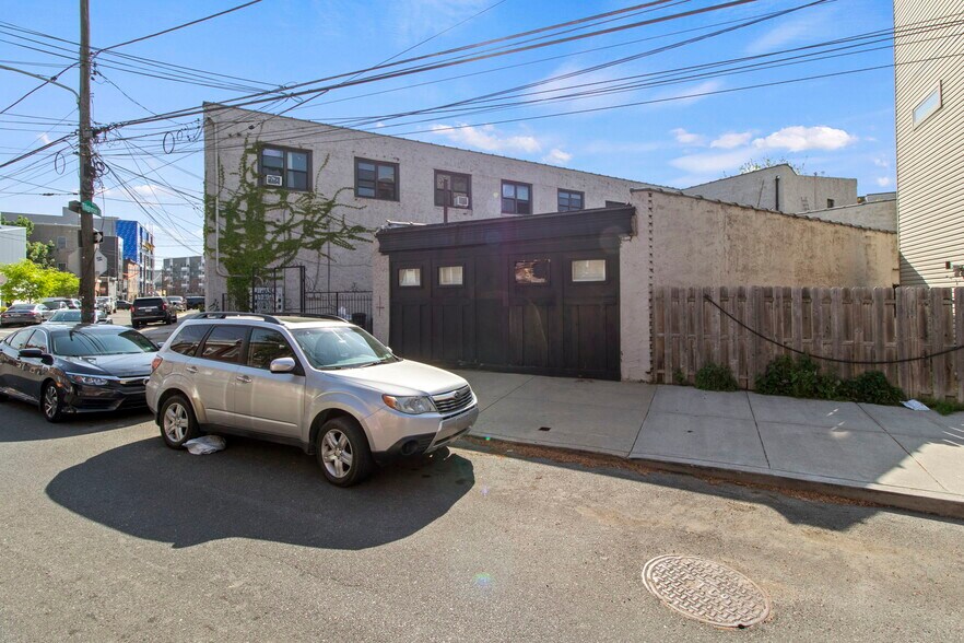 More Photos Of 1822 N Hancock St, Philadelphia Apartments For Sale