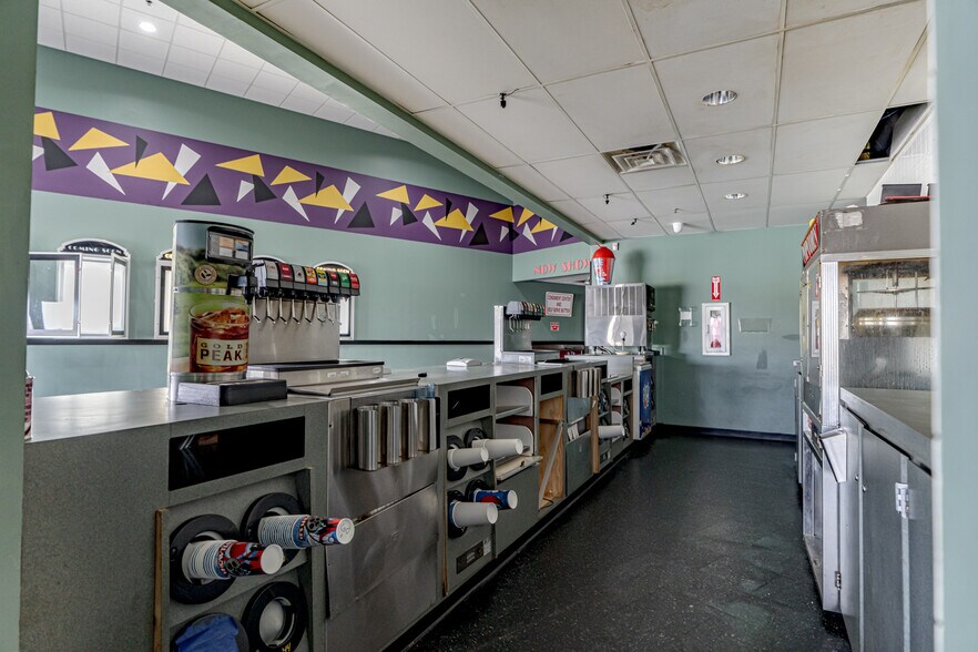 More Photos Of 250 Breighton Cir, Shelbyville Movie Theatre For Sale