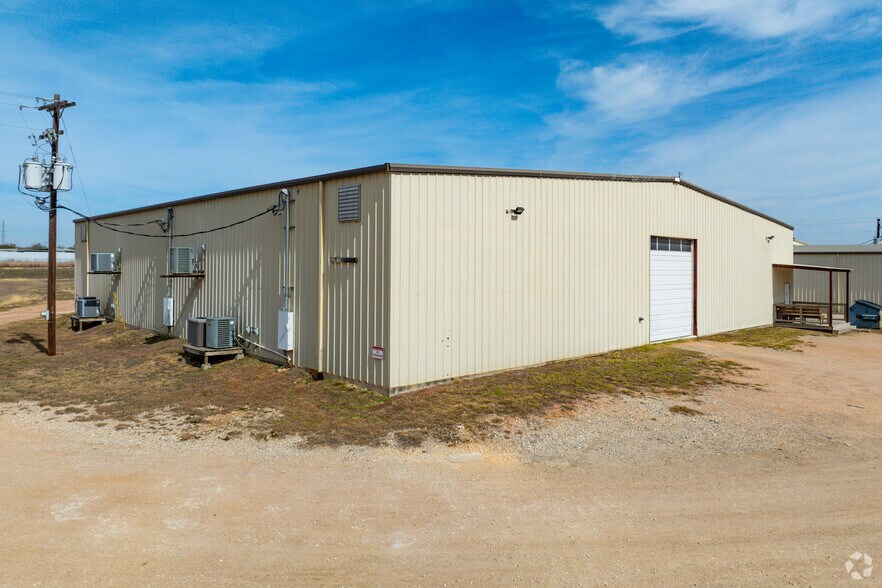 More Photos Of 9450 Ranch Road 2243, Leander Light Distribution For Lease