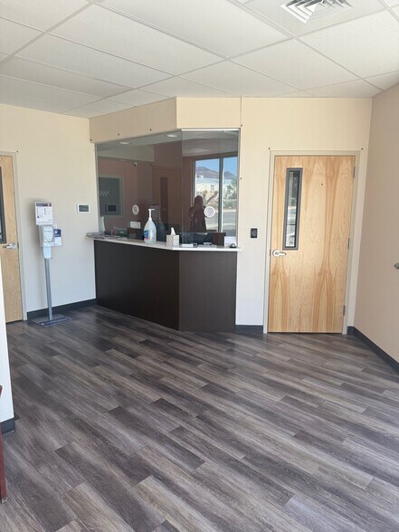 More Photos Of 5905 Sun Valley Dr, El Paso Storefront For Lease