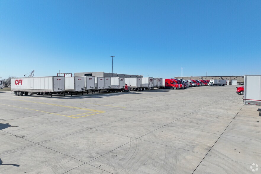 More Photos Of 3501 S Burleson Blvd, Alvarado Truck Terminal For Sale