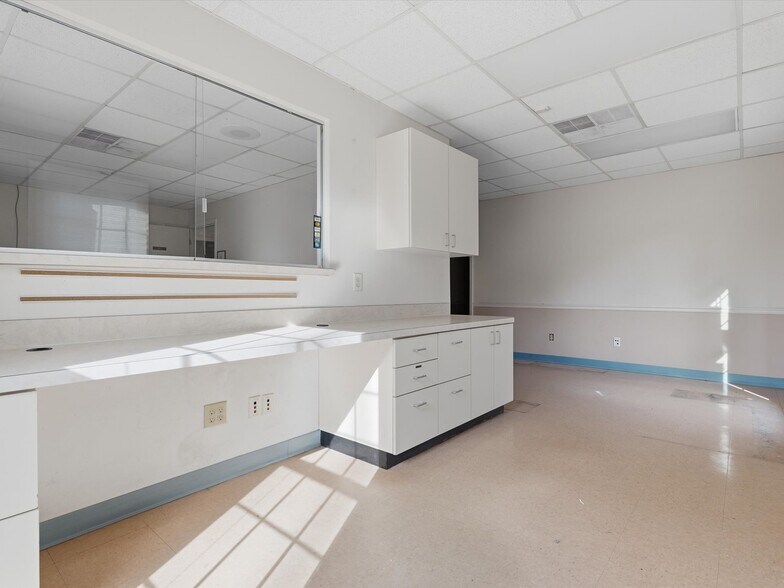 More Photos Of 825 Majestic Ct, Gastonia Medical For Lease