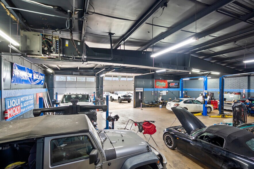 More Photos Of 808-810 W Main St, Jamestown Auto Repair For Sale