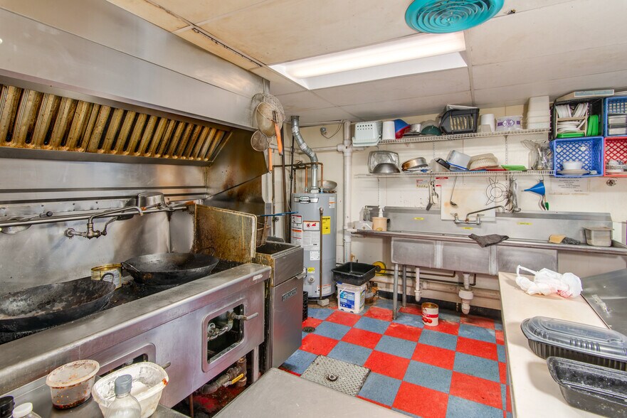 More Photos Of 2535 Highland Rd, Highland Restaurant For Sale