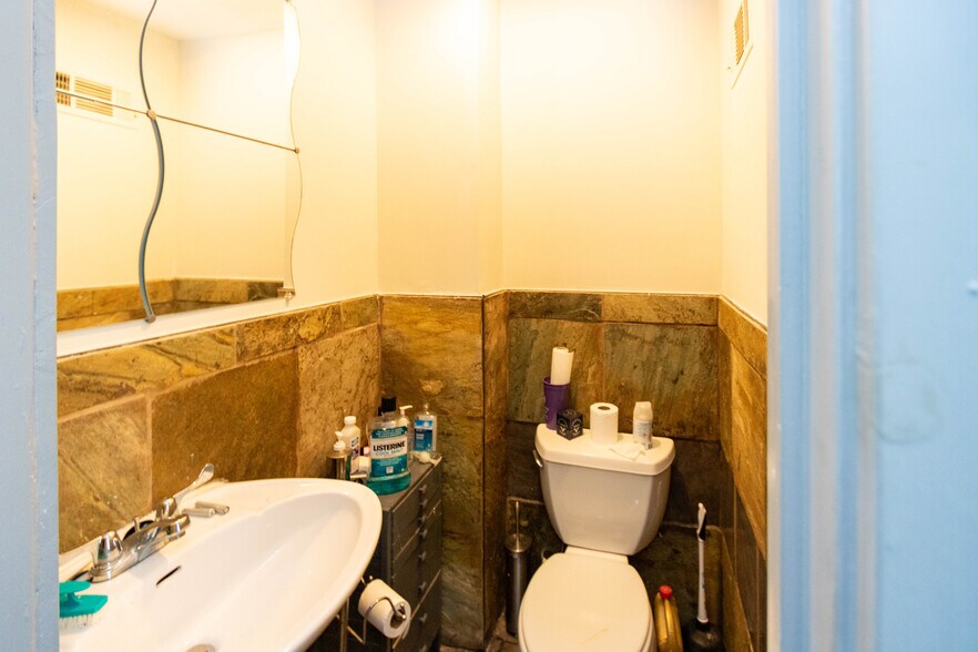 More Photos Of 115 W Saratoga St, Baltimore Storefront Retail Residential For Sale