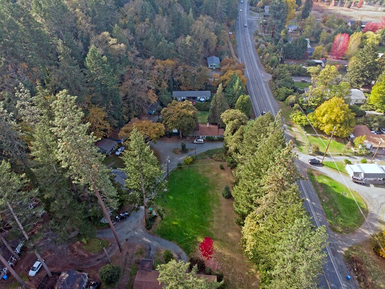 More Photos Of 3251 Rogue River Hwy, Grants Pass Apartments For Sale