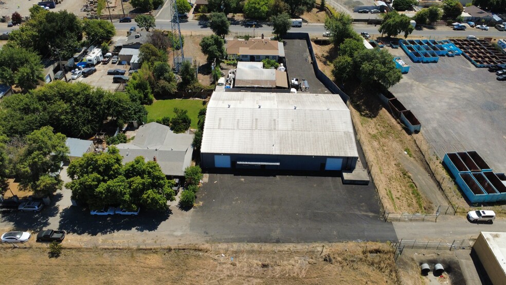 More Photos Of 7120 McCurdy Ln, Sacramento Warehouse For Sale