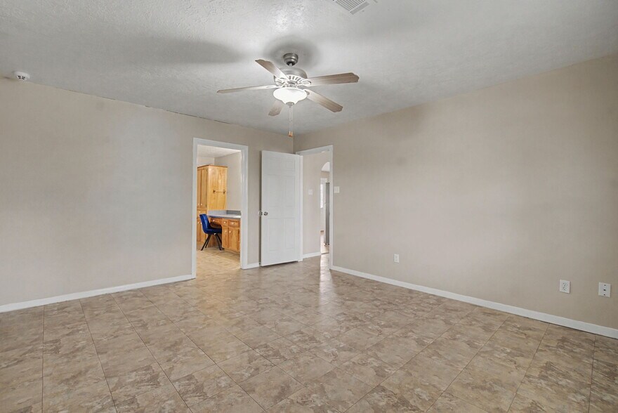 More Photos Of 9882 FM 149 Rd, Montgomery Flex For Sale