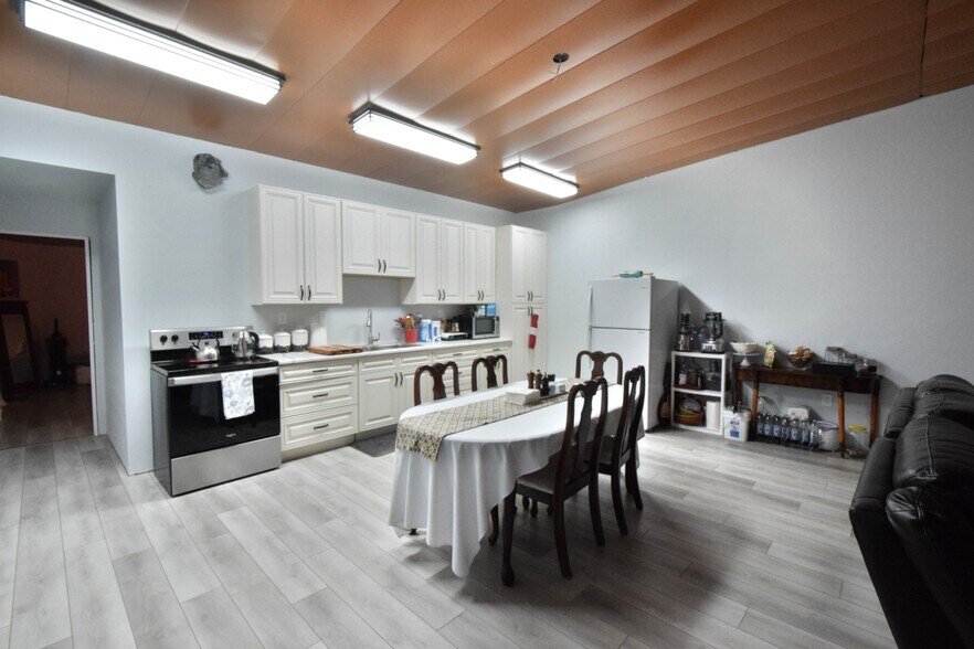 More Photos Of 17829 US 377 Hwy, Cresson Airplane Hangar For Sale